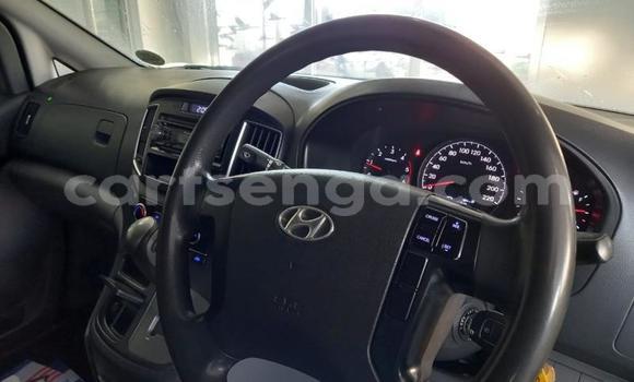 Acheter Occasion Voiture Hyundai H1 Blanc à Mbabane, Manzini Acheter Occasion Voiture Hyundai H1 Blanc à Mbabane, Manzini