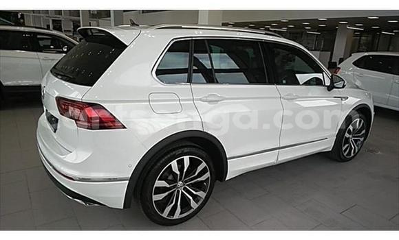 Nunua Ilio tumika Volkswagen Tiguan White Gari ndani ya Manzini nchini Manzini Nunua Ilio tumika Volkswagen Tiguan White Gari ndani ya Manzini nchini Manzini