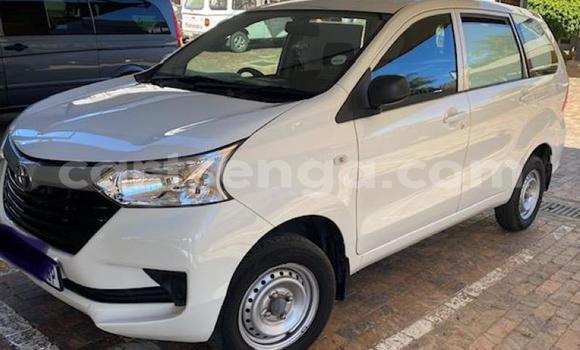 Acheter Occasion Voiture Toyota Avanza Blanc à Hlatikulu, Shiselweni District