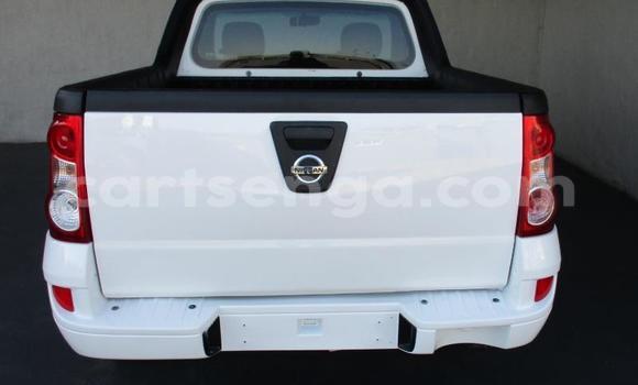 Buy Used Nissan NP 300 White Car in Ezulwini in Hhohho Buy Used Nissan NP 300 White Car in Ezulwini in Hhohho