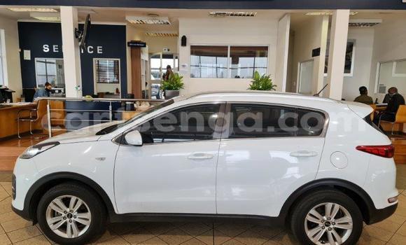 Nunua Ilio tumika Kia Sportage White Gari ndani ya Mbabane nchini Manzini Nunua Ilio tumika Kia Sportage White Gari ndani ya Mbabane nchini Manzini