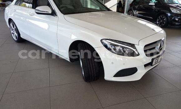 Nunua Ilio tumika Mercedes-Benz C-Classe White Gari ndani ya Mbabane nchini Manzini Nunua Ilio tumika Mercedes-Benz C-Classe White Gari ndani ya Mbabane nchini Manzini