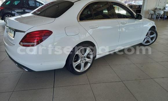 Nunua Ilio tumika Mercedes-Benz C-Classe White Gari ndani ya Mbabane nchini Manzini Nunua Ilio tumika Mercedes-Benz C-Classe White Gari ndani ya Mbabane nchini Manzini