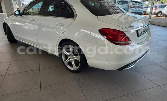 Nunua Ilio tumika Mercedes-Benz C-Classe White Gari ndani ya Mbabane nchini Manzini Nunua Ilio tumika Mercedes-Benz C-Classe White Gari ndani ya Mbabane nchini Manzini