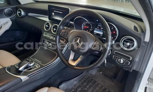 Nunua Ilio tumika Mercedes-Benz C-Classe White Gari ndani ya Mbabane nchini Manzini Nunua Ilio tumika Mercedes-Benz C-Classe White Gari ndani ya Mbabane nchini Manzini