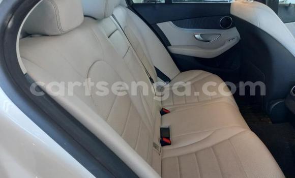 Nunua Ilio tumika Mercedes-Benz C-Classe White Gari ndani ya Mbabane nchini Manzini Nunua Ilio tumika Mercedes-Benz C-Classe White Gari ndani ya Mbabane nchini Manzini