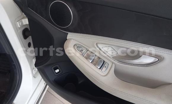 Nunua Ilio tumika Mercedes-Benz C-Classe White Gari ndani ya Mbabane nchini Manzini Nunua Ilio tumika Mercedes-Benz C-Classe White Gari ndani ya Mbabane nchini Manzini