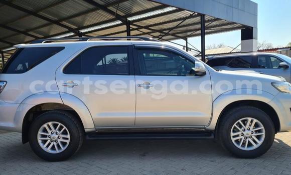 Nunua Ilio tumika Toyota Fortuner Silver Gari ndani ya Bhunya nchini Manzini Nunua Ilio tumika Toyota Fortuner Silver Gari ndani ya Bhunya nchini Manzini