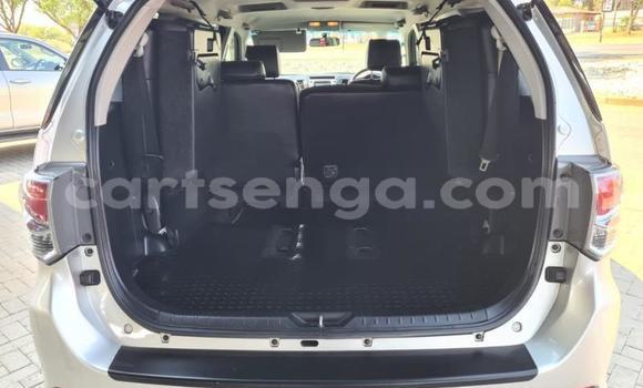 Nunua Ilio tumika Toyota Fortuner Silver Gari ndani ya Bhunya nchini Manzini Nunua Ilio tumika Toyota Fortuner Silver Gari ndani ya Bhunya nchini Manzini