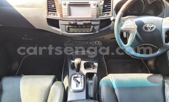 Nunua Ilio tumika Toyota Fortuner Silver Gari ndani ya Bhunya nchini Manzini Nunua Ilio tumika Toyota Fortuner Silver Gari ndani ya Bhunya nchini Manzini