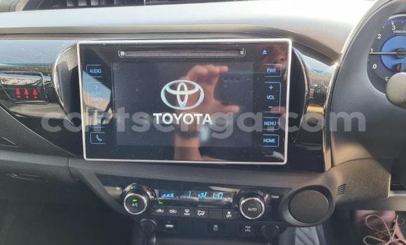 Nunua Ilio tumika Toyota Hilux Silver Gari ndani ya Bhunya nchini Manzini Nunua Ilio tumika Toyota Hilux Silver Gari ndani ya Bhunya nchini Manzini