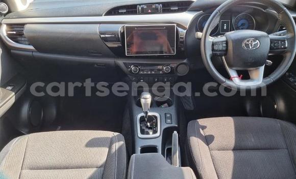 Nunua Ilio tumika Toyota Hilux Silver Gari ndani ya Bhunya nchini Manzini Nunua Ilio tumika Toyota Hilux Silver Gari ndani ya Bhunya nchini Manzini