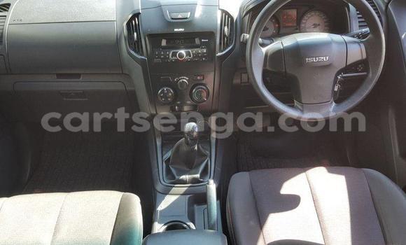 Nunua Ilio tumika Isuzu KB Red Gari ndani ya Bhunya nchini Manzini Nunua Ilio tumika Isuzu KB Red Gari ndani ya Bhunya nchini Manzini