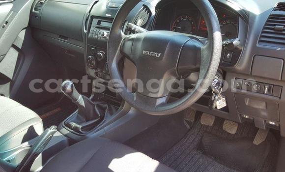 Nunua Ilio tumika Isuzu KB Red Gari ndani ya Bhunya nchini Manzini Nunua Ilio tumika Isuzu KB Red Gari ndani ya Bhunya nchini Manzini