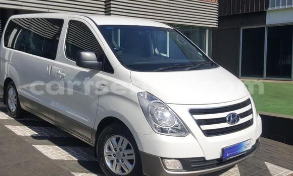 Acheter Occasion Voiture Hyundai H1 Blanc à Bhunya, Manzini Acheter Occasion Voiture Hyundai H1 Blanc à Bhunya, Manzini