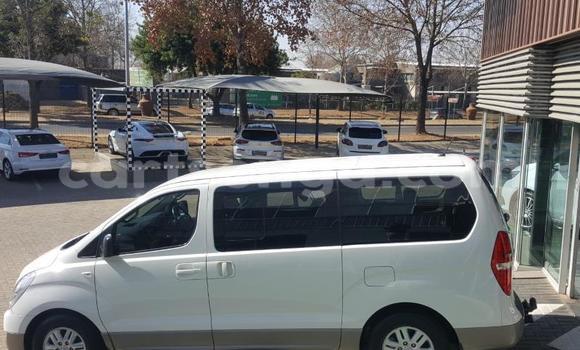 Nunua Ilio tumika Hyundai H1 White Gari ndani ya Bhunya nchini Manzini Nunua Ilio tumika Hyundai H1 White Gari ndani ya Bhunya nchini Manzini