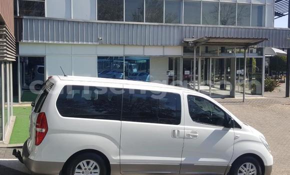 Nunua Ilio tumika Hyundai H1 White Gari ndani ya Bhunya nchini Manzini Nunua Ilio tumika Hyundai H1 White Gari ndani ya Bhunya nchini Manzini