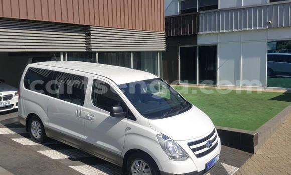 Nunua Ilio tumika Hyundai H1 White Gari ndani ya Bhunya nchini Manzini Nunua Ilio tumika Hyundai H1 White Gari ndani ya Bhunya nchini Manzini