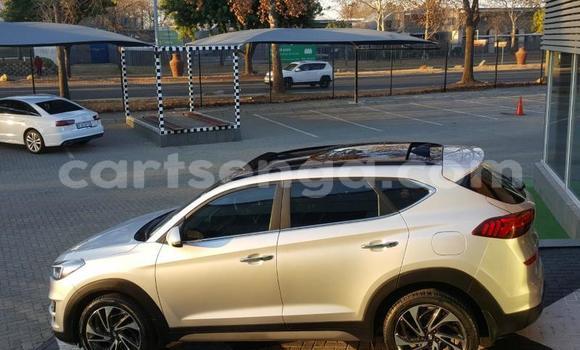 Nunua Ilio tumika Hyundai Tucson White Gari ndani ya Bhunya nchini Manzini Nunua Ilio tumika Hyundai Tucson White Gari ndani ya Bhunya nchini Manzini