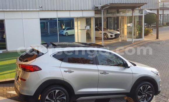 Nunua Ilio tumika Hyundai Tucson White Gari ndani ya Bhunya nchini Manzini Nunua Ilio tumika Hyundai Tucson White Gari ndani ya Bhunya nchini Manzini