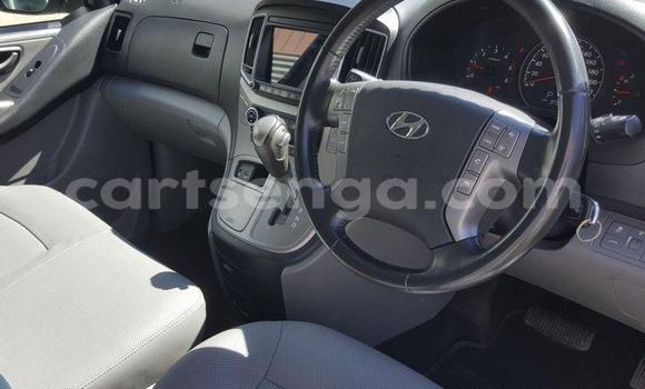 Nunua Ilio tumika Hyundai H1 White Gari ndani ya Bhunya nchini Manzini Nunua Ilio tumika Hyundai H1 White Gari ndani ya Bhunya nchini Manzini