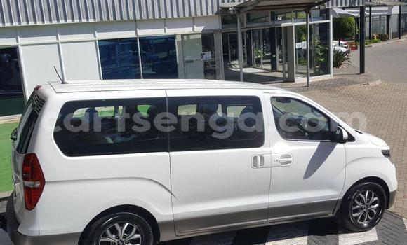 Nunua Ilio tumika Hyundai H1 White Gari ndani ya Bhunya nchini Manzini Nunua Ilio tumika Hyundai H1 White Gari ndani ya Bhunya nchini Manzini