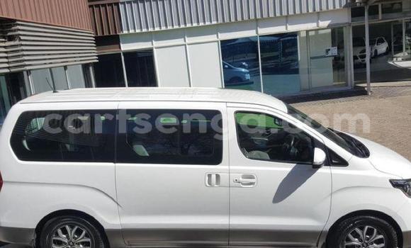 Nunua Ilio tumika Hyundai H1 White Gari ndani ya Bhunya nchini Manzini Nunua Ilio tumika Hyundai H1 White Gari ndani ya Bhunya nchini Manzini