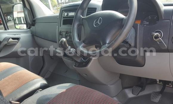 Nunua Ilio tumika Mercedes‒Benz Sprinter White Lori ndani ya Bhunya nchini Manzini Nunua Ilio tumika Mercedes‒Benz Sprinter White Lori ndani ya Bhunya nchini Manzini