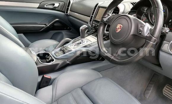 Nunua Ilio tumika Porsche 718 Cayman White Gari ndani ya Bhunya nchini Manzini Nunua Ilio tumika Porsche 718 Cayman White Gari ndani ya Bhunya nchini Manzini