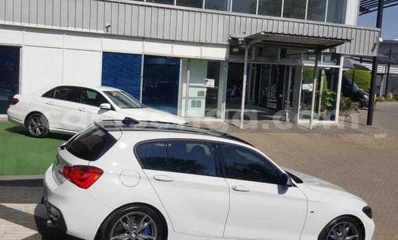 Nunua Ilio tumika BMW 8-Series White Gari ndani ya Bhunya nchini Manzini Nunua Ilio tumika BMW 8-Series White Gari ndani ya Bhunya nchini Manzini