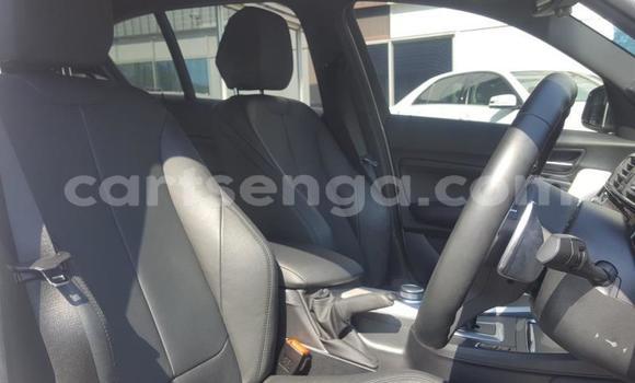 Nunua Ilio tumika BMW 8-Series White Gari ndani ya Bhunya nchini Manzini Nunua Ilio tumika BMW 8-Series White Gari ndani ya Bhunya nchini Manzini