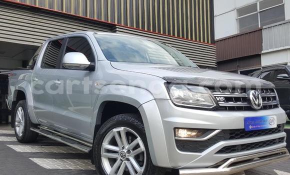 Nunua Ilio tumika Volkswagen Amarok Silver Gari ndani ya Bhunya nchini Manzini