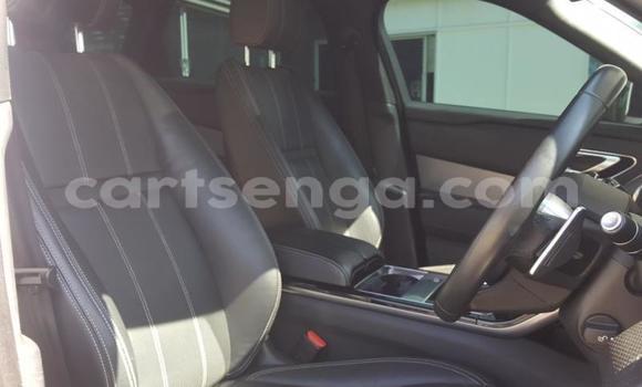 Nunua Ilio tumika Land Rover Discovery Sport Silver Gari ndani ya Bhunya nchini Manzini Nunua Ilio tumika Land Rover Discovery Sport Silver Gari ndani ya Bhunya nchini Manzini