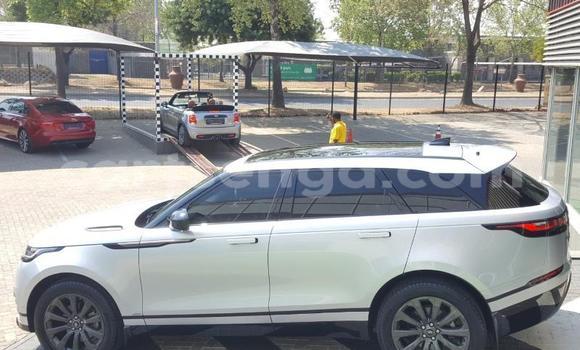 Nunua Ilio tumika Land Rover Discovery Sport Silver Gari ndani ya Bhunya nchini Manzini Nunua Ilio tumika Land Rover Discovery Sport Silver Gari ndani ya Bhunya nchini Manzini