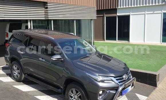 Nunua Ilio tumika Toyota Fortuner Silver Gari ndani ya Bhunya nchini Manzini Nunua Ilio tumika Toyota Fortuner Silver Gari ndani ya Bhunya nchini Manzini