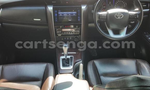 Nunua Ilio tumika Toyota Fortuner Silver Gari ndani ya Bhunya nchini Manzini Nunua Ilio tumika Toyota Fortuner Silver Gari ndani ya Bhunya nchini Manzini