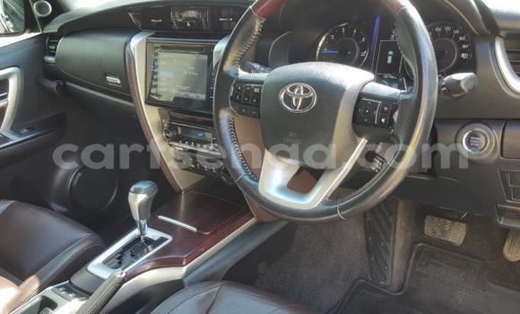 Nunua Ilio tumika Toyota Fortuner Silver Gari ndani ya Bhunya nchini Manzini Nunua Ilio tumika Toyota Fortuner Silver Gari ndani ya Bhunya nchini Manzini