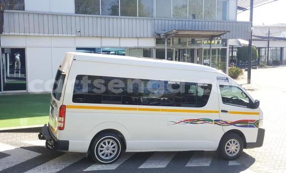 Nunua Ilio tumika Toyota Hiace White Gari ndani ya Bhunya nchini Manzini Nunua Ilio tumika Toyota Hiace White Gari ndani ya Bhunya nchini Manzini