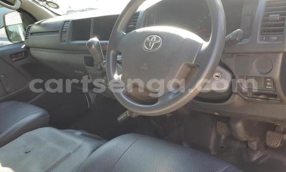 Nunua Ilio tumika Toyota Hiace White Gari ndani ya Bhunya nchini Manzini Nunua Ilio tumika Toyota Hiace White Gari ndani ya Bhunya nchini Manzini