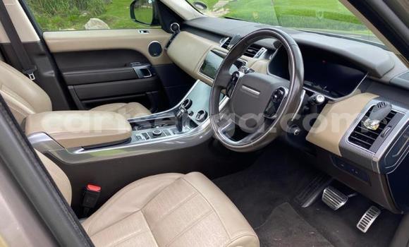 Nunua Ilio tumika Land Rover Discovery Sport Silver Gari ndani ya Bhunya nchini Manzini Nunua Ilio tumika Land Rover Discovery Sport Silver Gari ndani ya Bhunya nchini Manzini