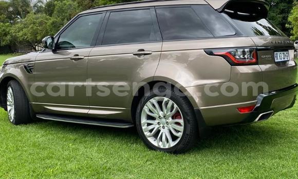 Nunua Ilio tumika Land Rover Discovery Sport Silver Gari ndani ya Bhunya nchini Manzini Nunua Ilio tumika Land Rover Discovery Sport Silver Gari ndani ya Bhunya nchini Manzini