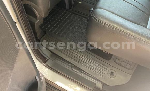 Nunua Ilio tumika Land Rover Discovery White Gari ndani ya Bhunya nchini Manzini Nunua Ilio tumika Land Rover Discovery White Gari ndani ya Bhunya nchini Manzini