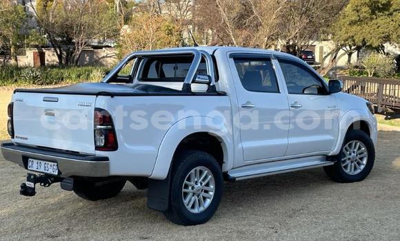 Nunua Ilio tumika Toyota Hilux White Gari ndani ya Bhunya nchini Manzini Nunua Ilio tumika Toyota Hilux White Gari ndani ya Bhunya nchini Manzini