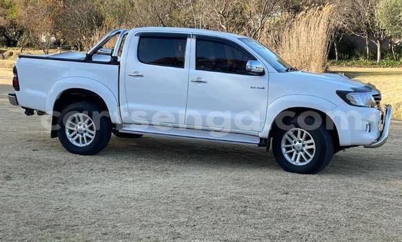 Nunua Ilio tumika Toyota Hilux White Gari ndani ya Bhunya nchini Manzini Nunua Ilio tumika Toyota Hilux White Gari ndani ya Bhunya nchini Manzini