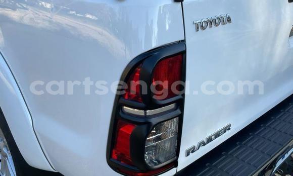 Nunua Ilio tumika Toyota Hilux White Gari ndani ya Bhunya nchini Manzini Nunua Ilio tumika Toyota Hilux White Gari ndani ya Bhunya nchini Manzini