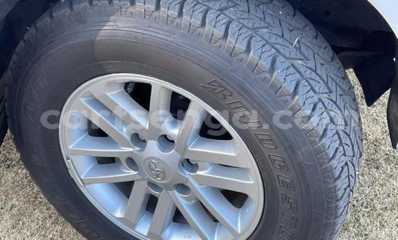 Nunua Ilio tumika Toyota Hilux White Gari ndani ya Bhunya nchini Manzini Nunua Ilio tumika Toyota Hilux White Gari ndani ya Bhunya nchini Manzini