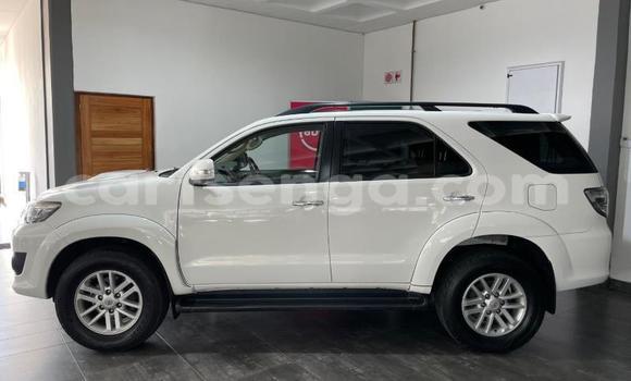 Nunua Ilio tumika Toyota Fortuner White Gari ndani ya Bhunya nchini Manzini Nunua Ilio tumika Toyota Fortuner White Gari ndani ya Bhunya nchini Manzini