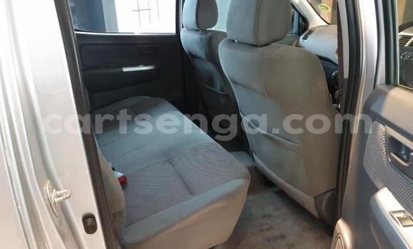 Nunua Ilio tumika Toyota Hilux Silver Gari ndani ya Bhunya nchini Manzini Nunua Ilio tumika Toyota Hilux Silver Gari ndani ya Bhunya nchini Manzini
