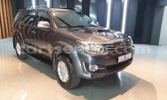 Nunua Ilio tumika Toyota Fortuner Silver Gari ndani ya Bhunya nchini Manzini Nunua Ilio tumika Toyota Fortuner Silver Gari ndani ya Bhunya nchini Manzini