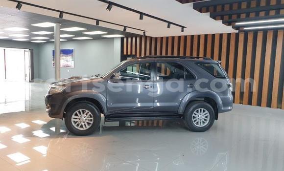 Nunua Ilio tumika Toyota Fortuner Silver Gari ndani ya Bhunya nchini Manzini Nunua Ilio tumika Toyota Fortuner Silver Gari ndani ya Bhunya nchini Manzini